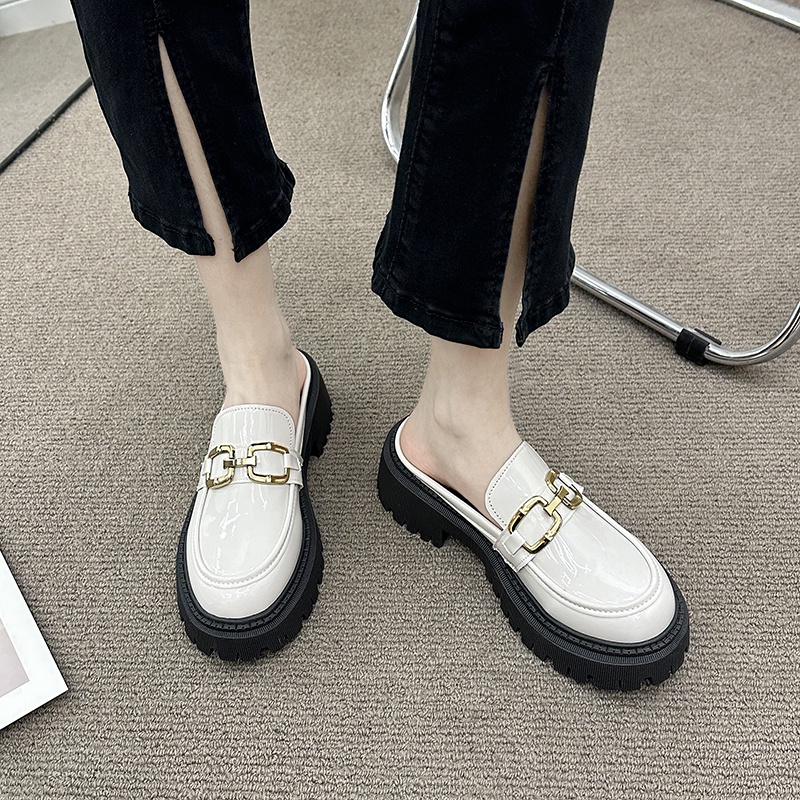 Dép Bít Mũi Phối Khóa Kim Loại Phong Cách Anh Quốc 1 Cho Nữ