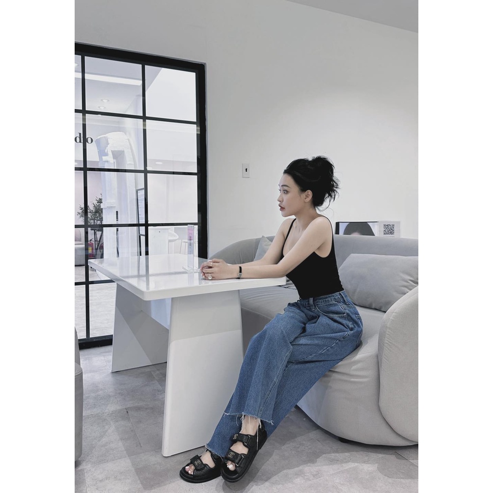 Quần jean suông nút chéo