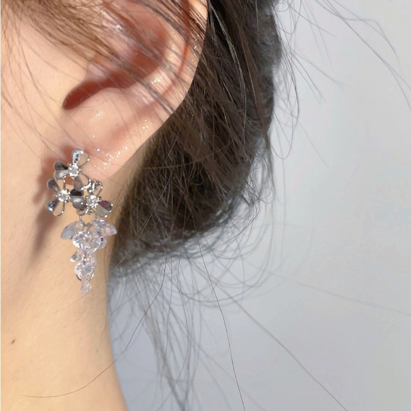 Khuyên Tai Tua Rua Dáng Dài Hình Hoa Nho Đính Đá Pha Lê Lấp Lánh Thời Trang Cho Nữ