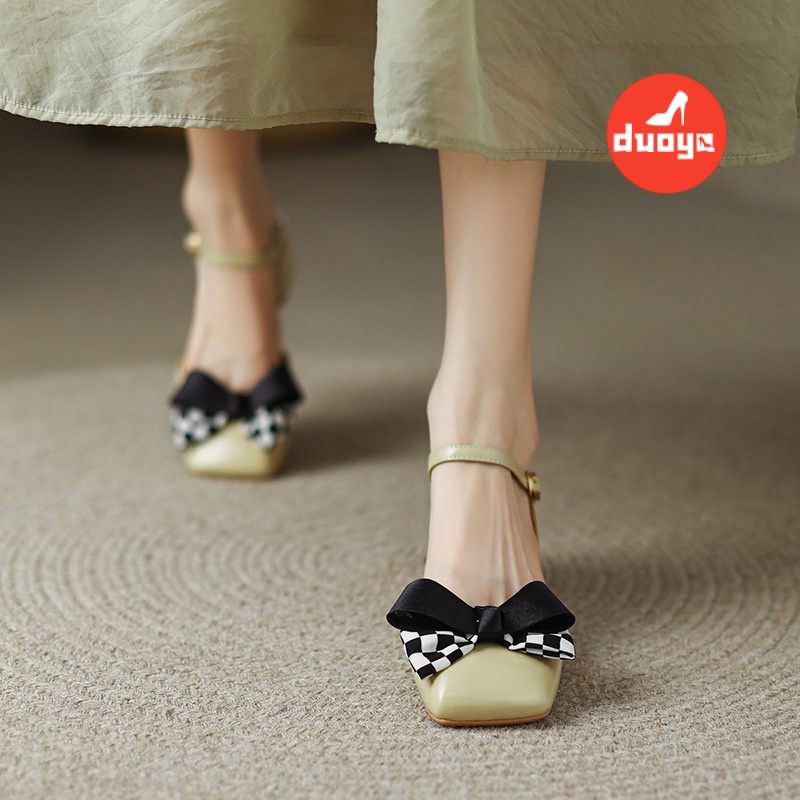 Giày Xăng Đan Đế Dày Đính Đá Pha Lê Hình Vuông Hở Ngón Chống Mòn Thời Trang Mùa Hè Mới Cho Nữ