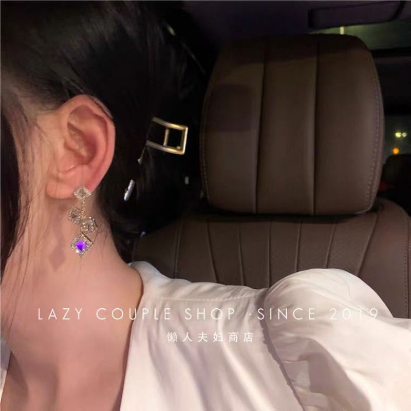 Bông Tai Dáng Dài Đính Đá Phối Tua Rua Phong Cách Pháp Thời Trang Cho Nữ