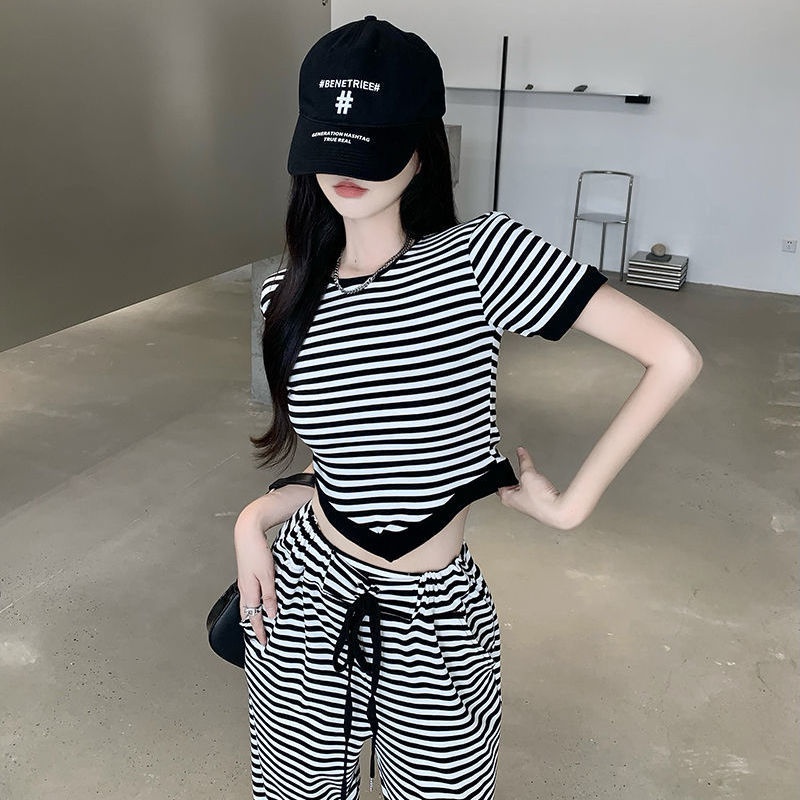 New striped wide-leg pants suit for girls western style short coat casual pants two-piece set fried street black and white stripes Short Sleeve T vertical pants