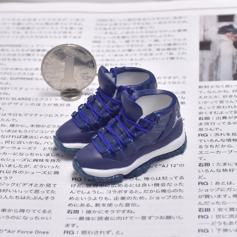 Mô Hình Giày Sneaker AJ11 3D Mini Có Móc Khóa Độc Đáo Để Bàn Trang Trí