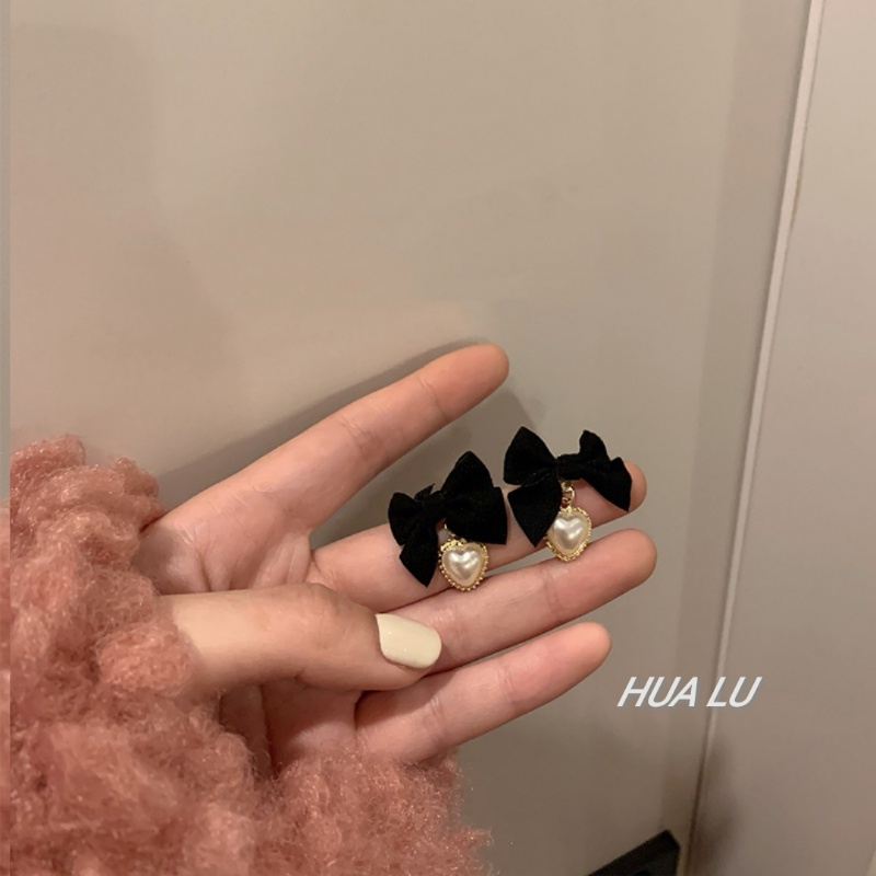 Bông Tai Hình Nơ / Trái Tim Bằng Nhung Đen Đính Ngọc Trai Thời Trang Lãng Mạn Cho Nữ