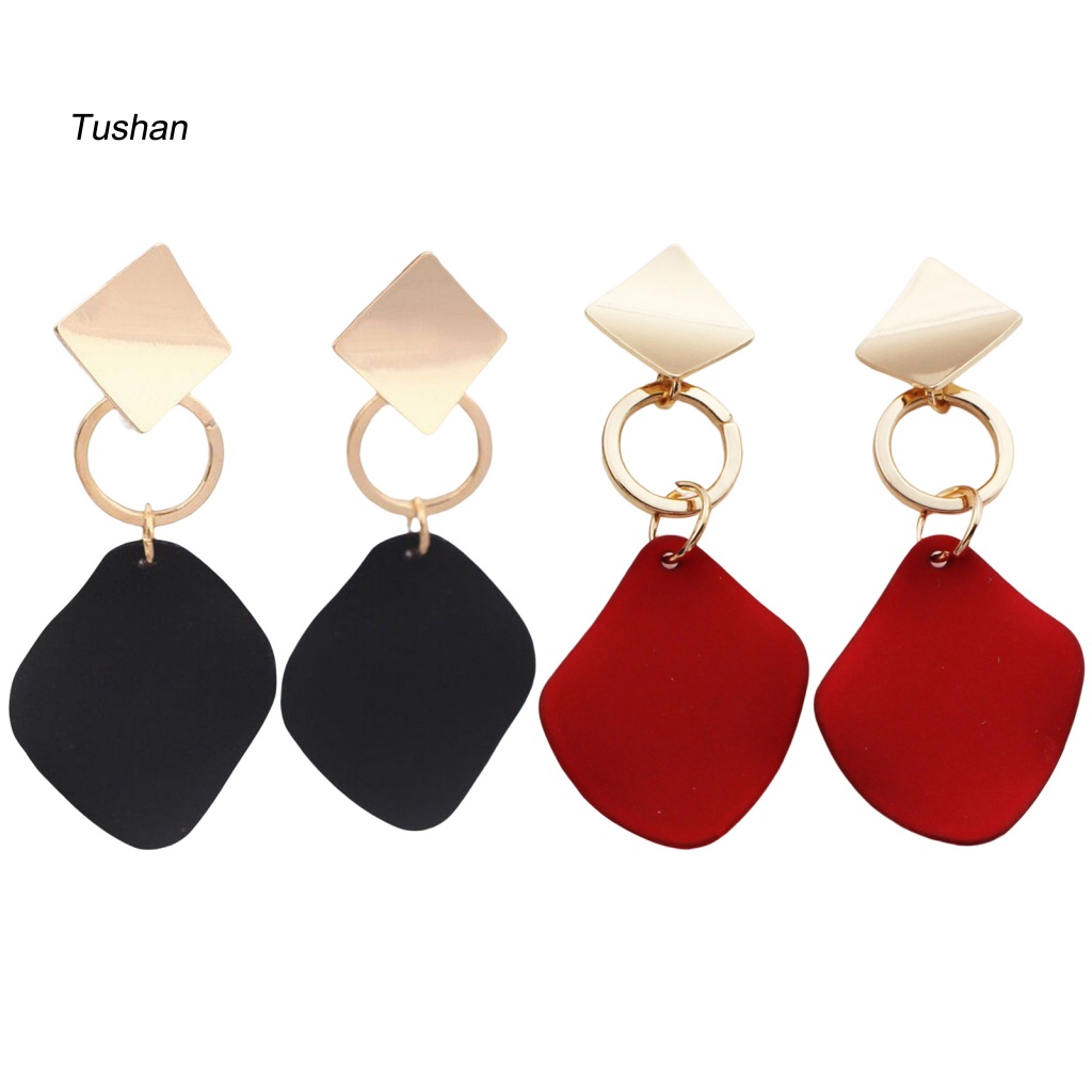 1 Đôi Khuyên Tai Hợp Kim Dáng Dài Họa Tiết Hình Thoi Màu Sắc Tương Phản Thời Trang