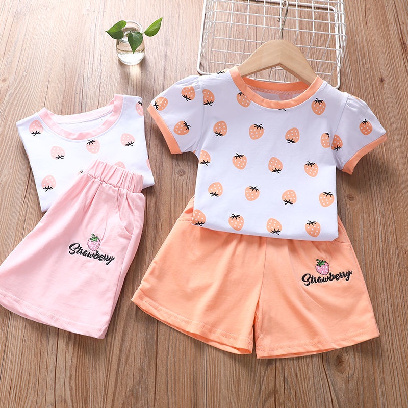 Set Áo Thun Tay Ngắn Và Quần Short Cotton Họa Tiết Dâu Tây Dễ Thương Thời Trang Mùa Hè Cho Bé Gái 071X