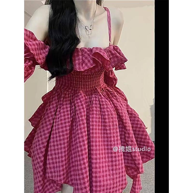 Đầm Chữ A Dài Tay Trễ Vai Họa Tiết Sọc Caro Thiết Kế Không Đồng Đều Xinh Xắn Thời Trang