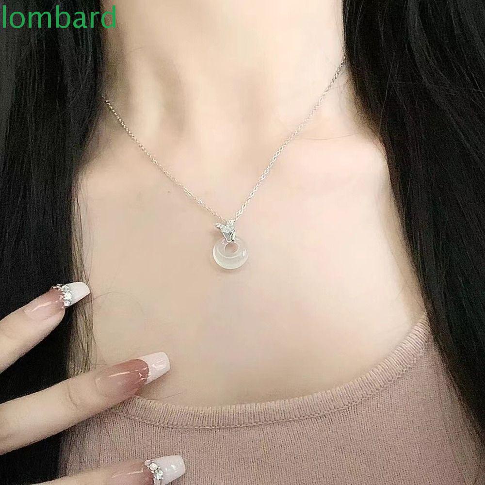 Vòng cổ Hợp Kim Mặt Tròn Đính Hình Bướm Đơn Giản Thời Trang Cho Nữ