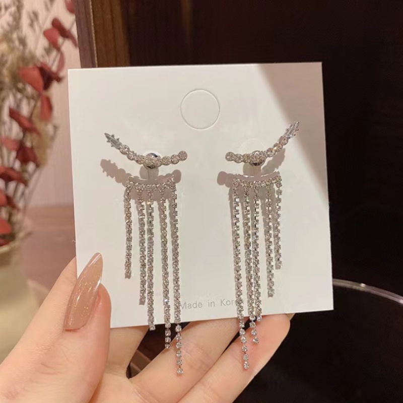 Khuyên Tai Tua Rua Đính Đá Pha Lê Phong Cách Hàn Quốc Sang Trọng