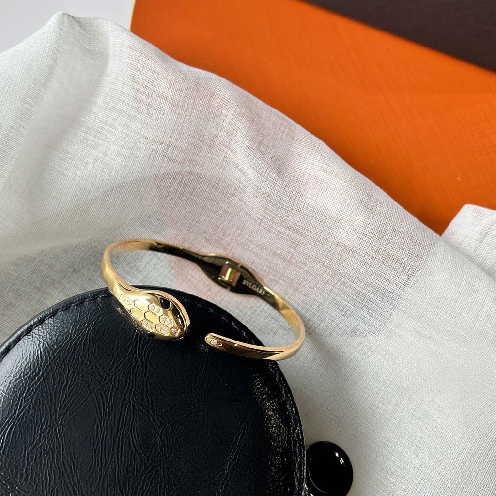 Vòng Đeo Tay BVLGARI Bằng Thép Titan Chống Thấm Nước Không Gỉ In Chữ Rỗng