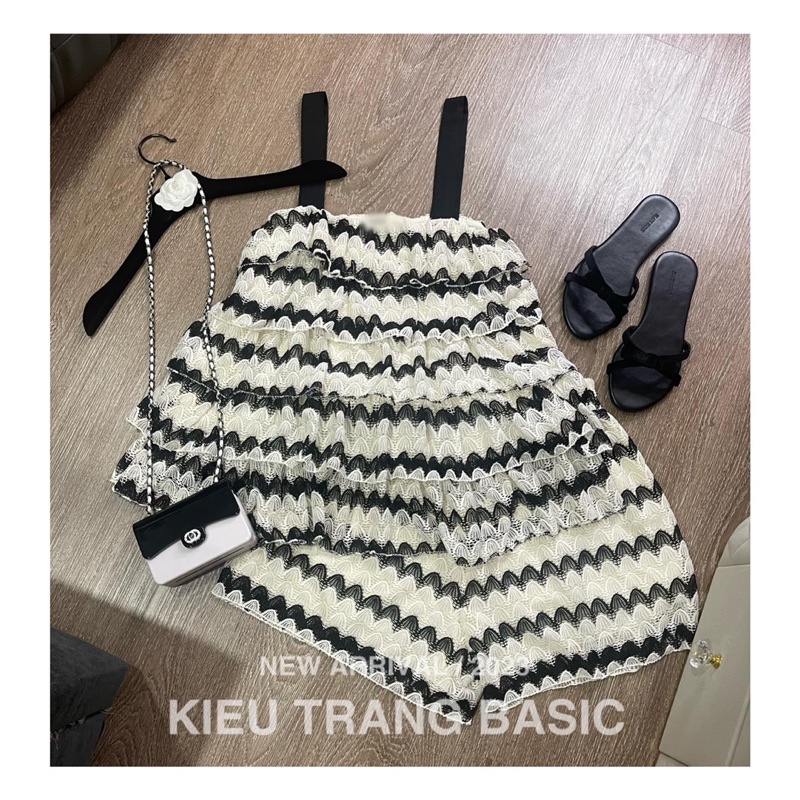 Set áo 2s ren đen lượn sóng mix quần đùi hàng Qccc