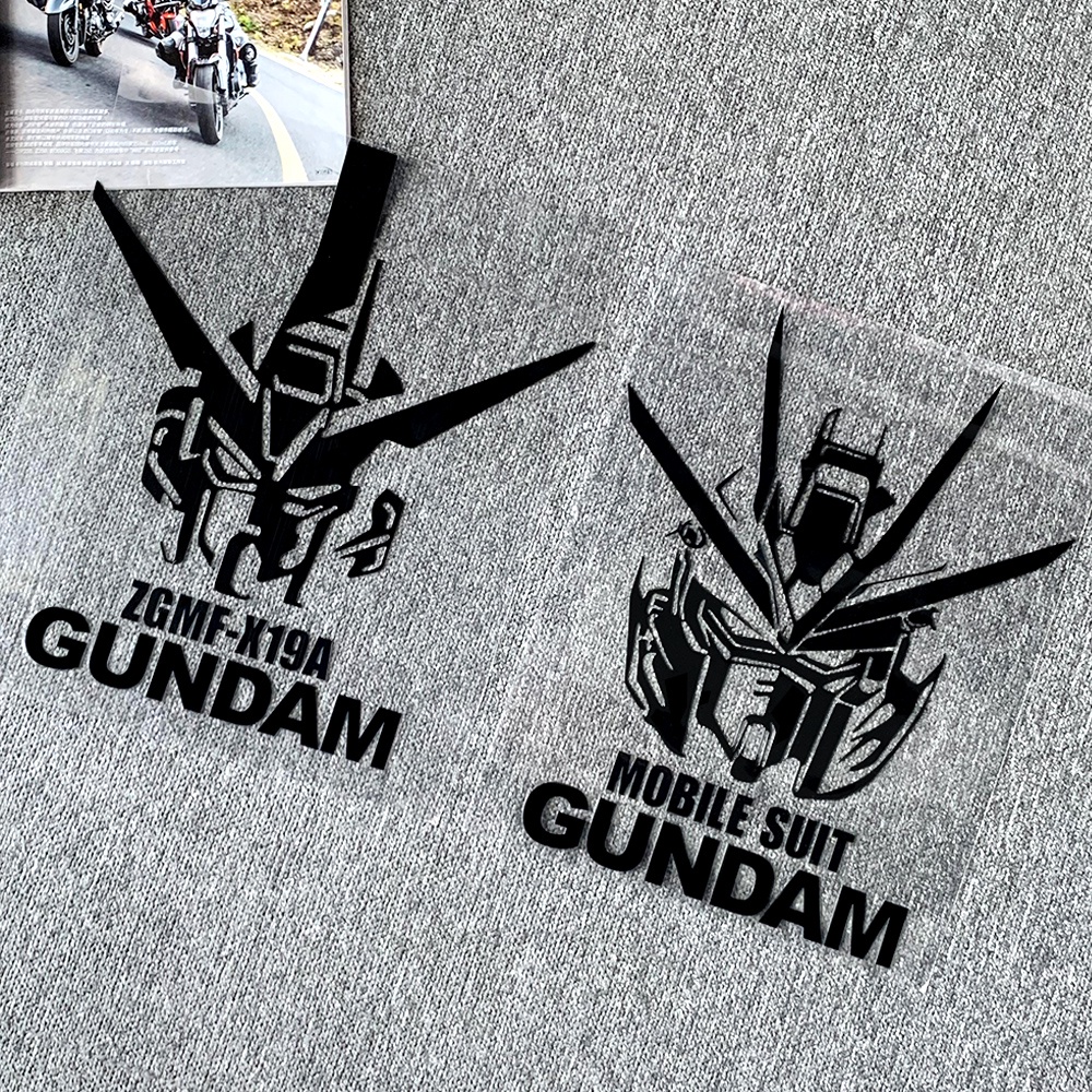 Sticker Dán Trang Trí Kính Chắn Gió Xe Hơi Hình GUNDAM Mobile Suit Nhật Bản