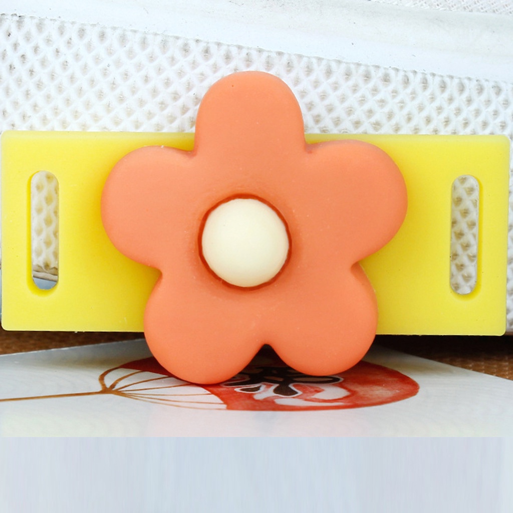 1 pc / 3 chiếc phim hoạt hình dễ thương màu kẹo hoa tinh tế phụ kiện thời trang khóa dây giày