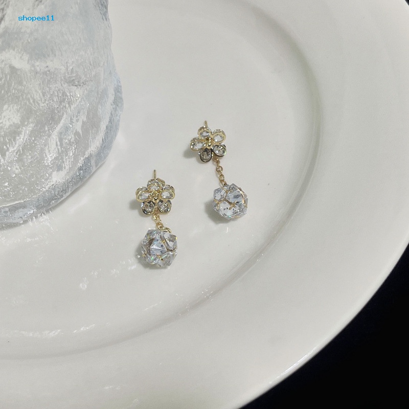 Bông Tai Hình Hoa Đính Đá Zircon Lấp Lánh Thanh Lịch