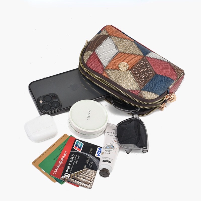 Xu hướng joker mới phù hợp màu sắc túi đeo vai có dây kéo