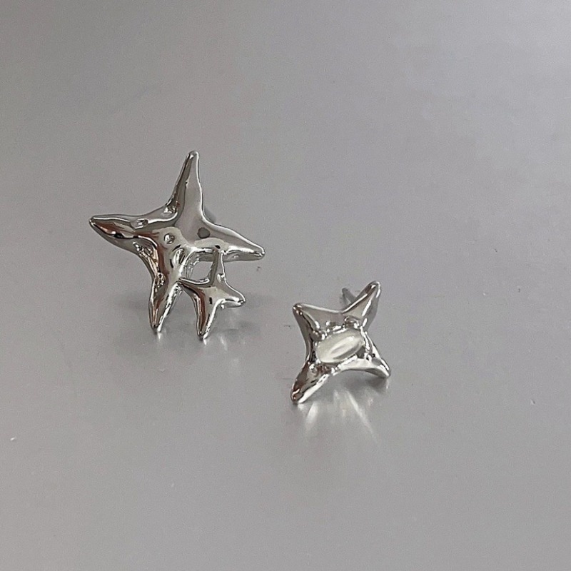 Khuyên Tai Ngôi Sao Bốn Cánh Bất Đối Xứng Dễ Thương Đơn Giản Độc Đáo Thời Trang Cho Tuổi Teen Hàng Ngày