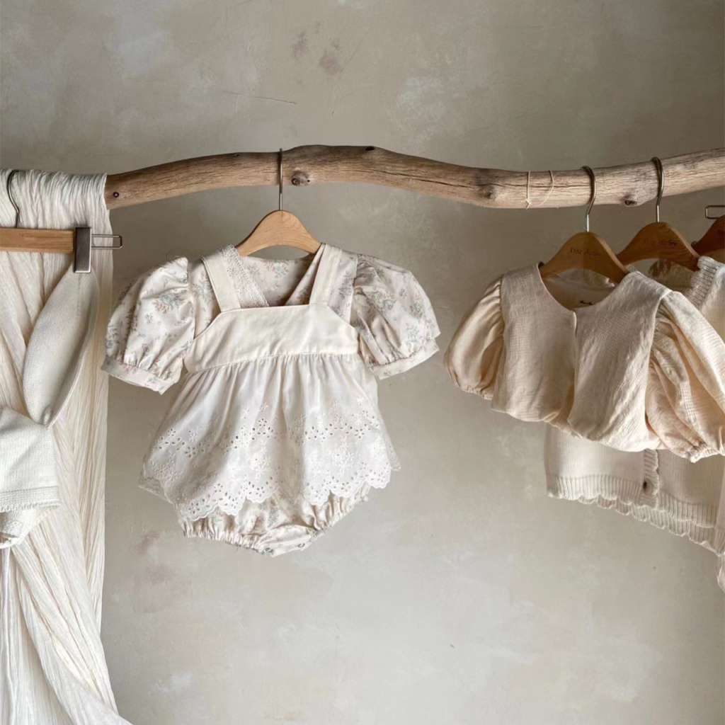 Bộ Áo Liền Quần Tam Giác Tay Ngắn Cổ Chữ V Chất Liệu Cotton Phối Ren Hoa Thời Trang Mùa Hè Cho Bé Gái