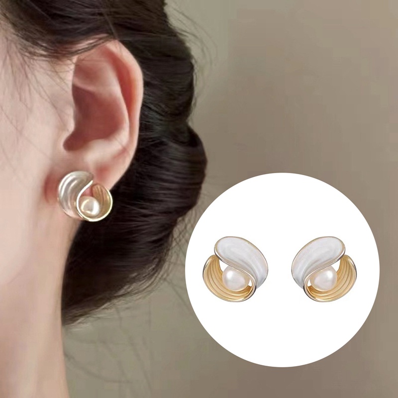 Đôi Khuyên Tai Đính Ngọc Trai Thiết Kế Độc Đáo Thời Trang Cho Nữ