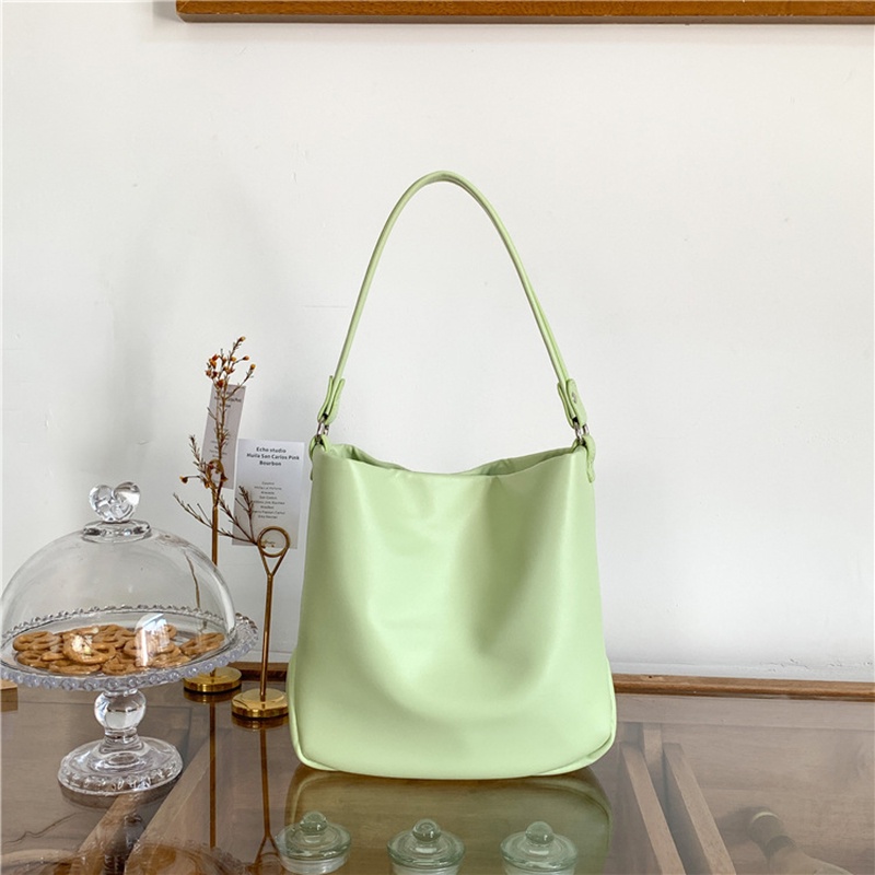 Túi Xách Da PU Sức Chứa Lớn Màu Bạc Thời Trang Cho Nữ