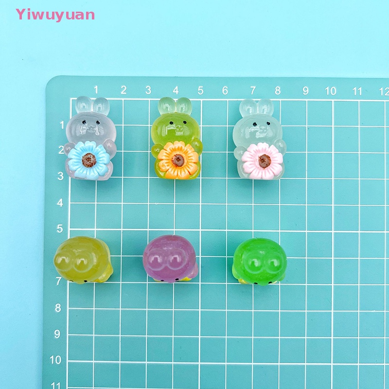 Bộ 2 Thỏ Nhựa Phát Quang Đáng Yêu Trang Trí Mới