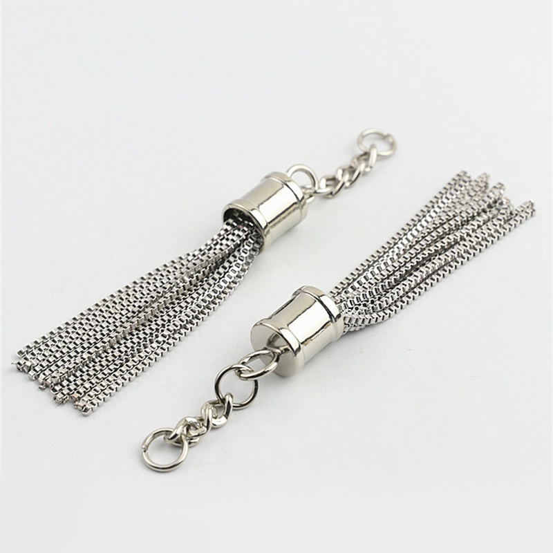 Móc Khóa Kim Loại Đính Núm Tua Xinh Xắn