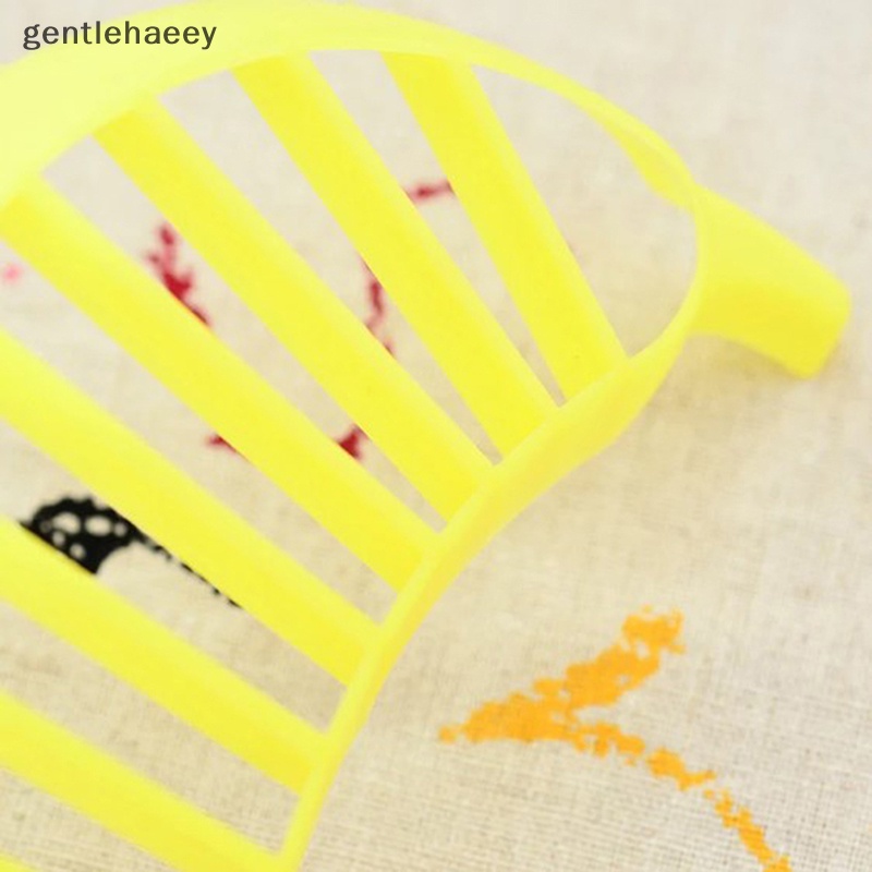 Dụng Cụ Cắt Chuối / Xúc Xích Bằng Nhựa Tiện Dụng Cho Nhà Bếp