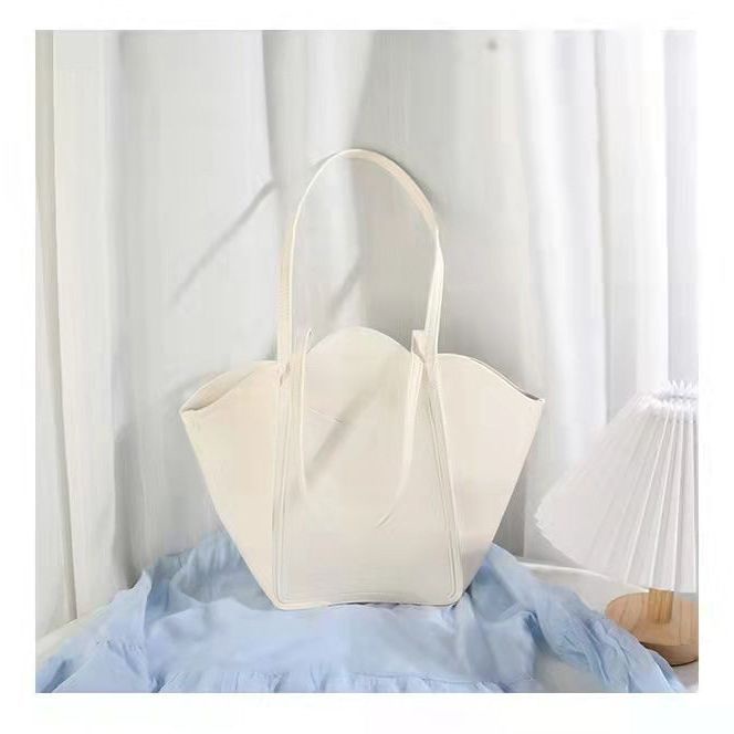 Túi Đeo Vai Sức Chứa Lớn Hình Cánh Hoa Tulip Độc Đáo Dễ Phối Đồ Cho Học Sinh