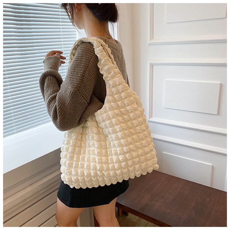 Hàn Quốc Mới Trái Tim Cô Gái Đám Mây Gấp Mây Và Túi Nhỏ Tươi Mới Dưới Một Vai Và Cánh Tay.