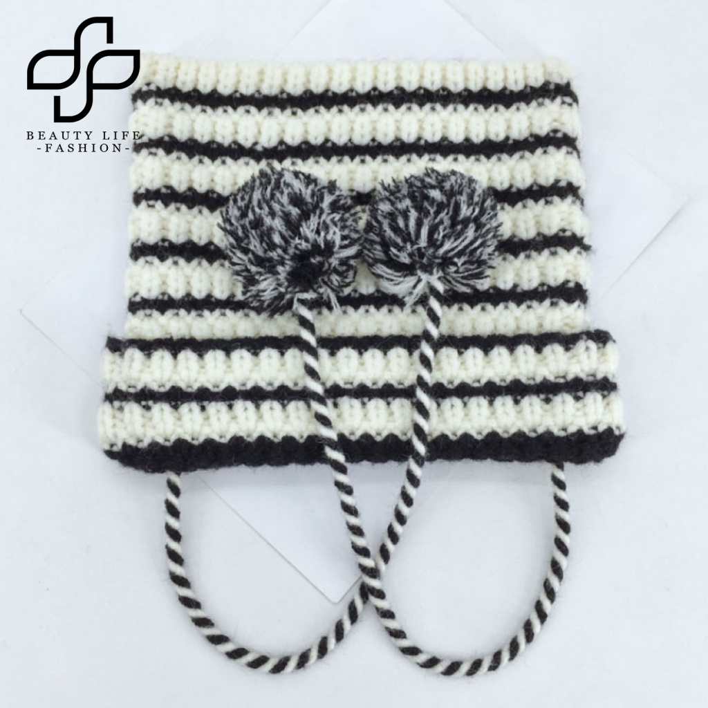 Mũ Len Beanie Mềm Mại Giữ Ấm Mùa Đông Đính Quả Bông Sọc Màu Tương Phản Dành Cho Nữ