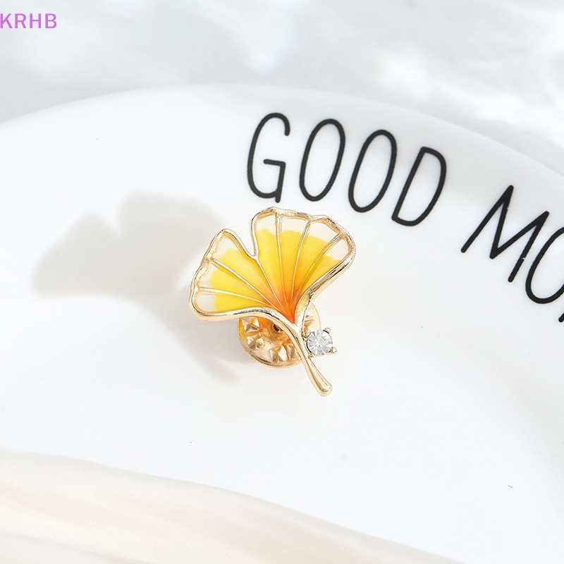 Ghim Cài Áo Hình Lá Phong Đính Đá Pha Lê Phong Cách Pháp Mới