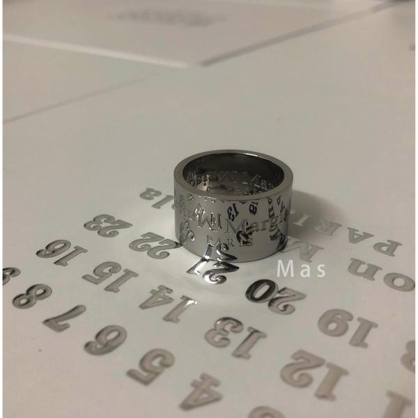 Nhẫn Thép Titan Bản Rộng Họa Tiết Chữ MMM Độc Đáo Cho Nam Và Nữ