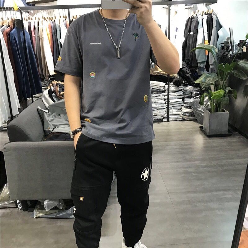 Áo Thun Cổ Tròn Dáng Ôm Thêu Hoạ Tiết Đơn Giản Trẻ Trung Dành Cho Nam Giới