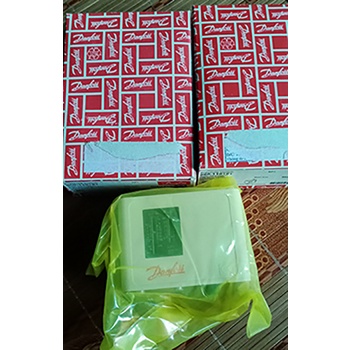 Công tắc Rơ le Áp suất nén khí Danfoss KP1 Ấn độ