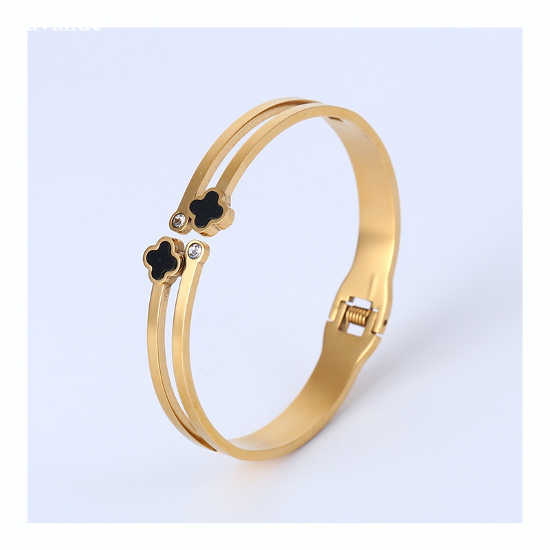 Vòng Tay Cỏ Bốn Lá Bằng Thép Titan Nhẹ Sang Trọng Chống Thấm Nước Không Phai Màu 18K Gold Girl S01L0702