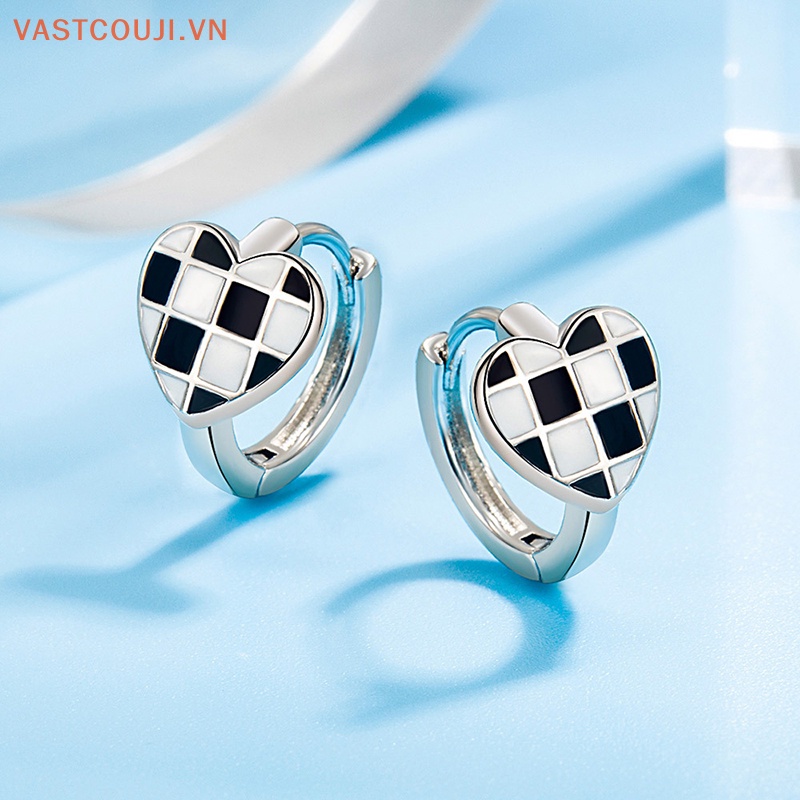 1 Đôi Khuyên Tai Bạc Hình Trái Tim Họa Tiết Sọc Caro Trắng Đen Sáng Tạo Cho Nữ