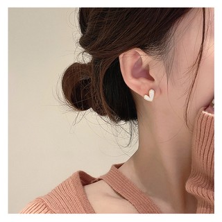 Bông Tai Nữ Trái Tim Vỏ Sò Trắng Tự Nhiên Chất Liệu Titan Không Đen Không Ngứa Bilyshop TT4687