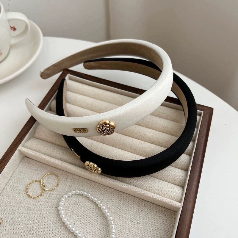 Băng Đô Cài Tóc Bằng Xốp Màu Đen Đính Hoa Trà Phong Cách Dễ Thương Dùng Rửa Mặt