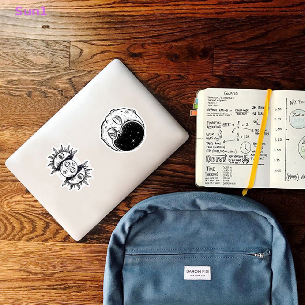 Set 50 Miếng Dán Hoạt Hình Graffiti Độc Đáo Cho Bé