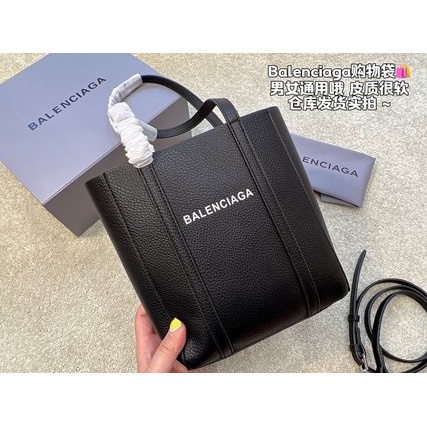 Túi Đeo Chéo Balenciaga Sức Chứa Lớn Phong Cách Thể Thao Sang Trọng Cho Nữ