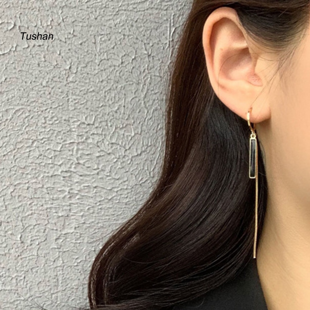 1 Đôi Bông Tai Dáng Dài Viền Lá Tua Rua Màu Sắc Tương Phản Phong Cách Cổ Điển Thời Trang