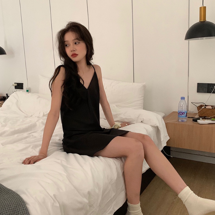 Đồ ngủ Hai Dây Bằng Lụa Satin Mát Mẻ Thời Trang Mùa Hè Hàng Mới Dành Cho Bạn Nữ