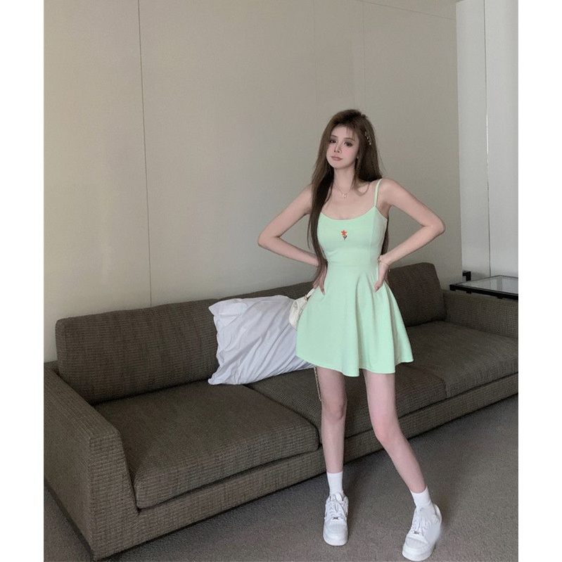 Đầm Ngắn Hai Dây Ôm Eo Thêu Hoa Nhỏ Xinh Xắn Thời Trang Mùa Hè Cho Bạn Gái