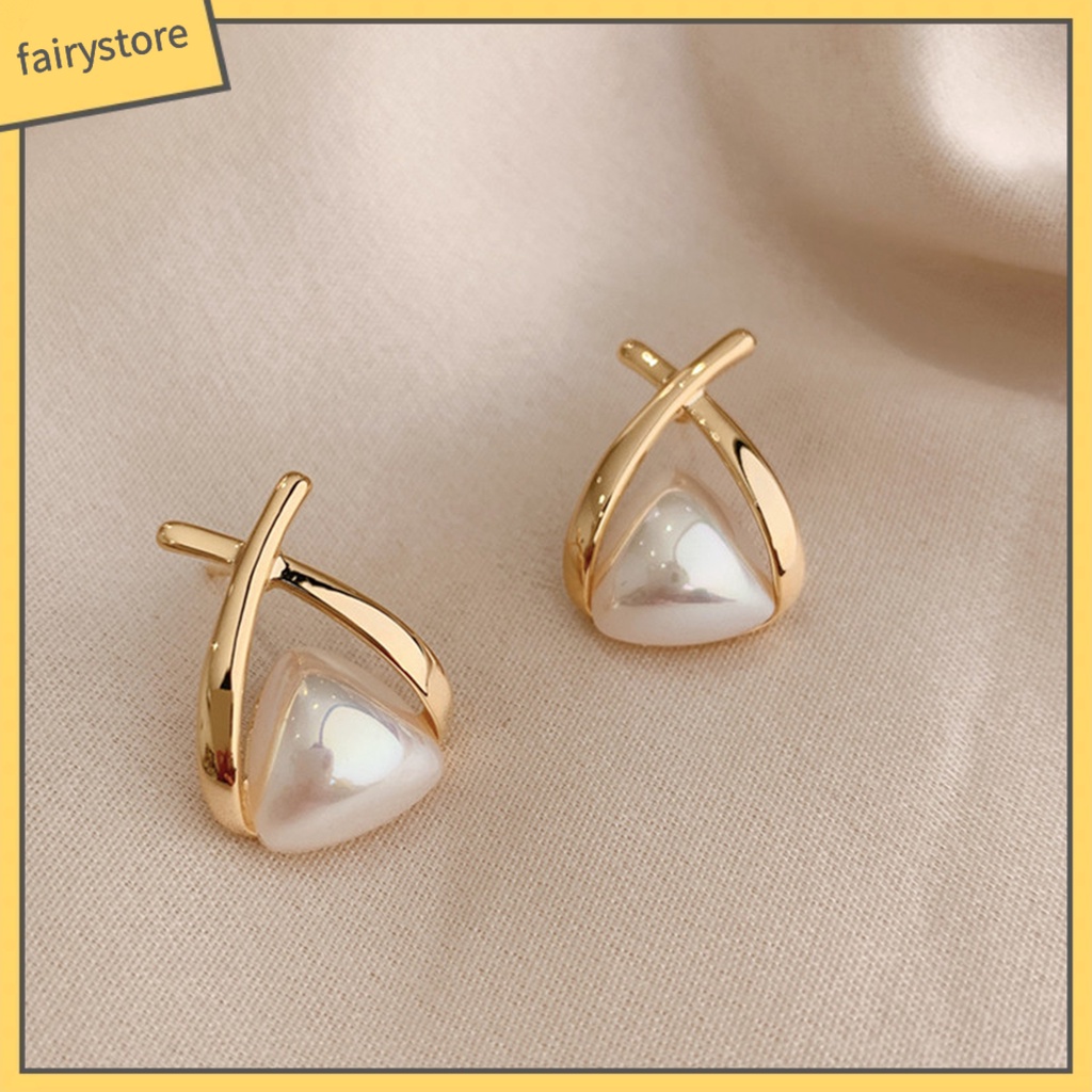 1 Đôi Bông Tai Hình Tam Giác Đính Ngọc Trai Nhân Tạo Phong Cách Hàn Quốc