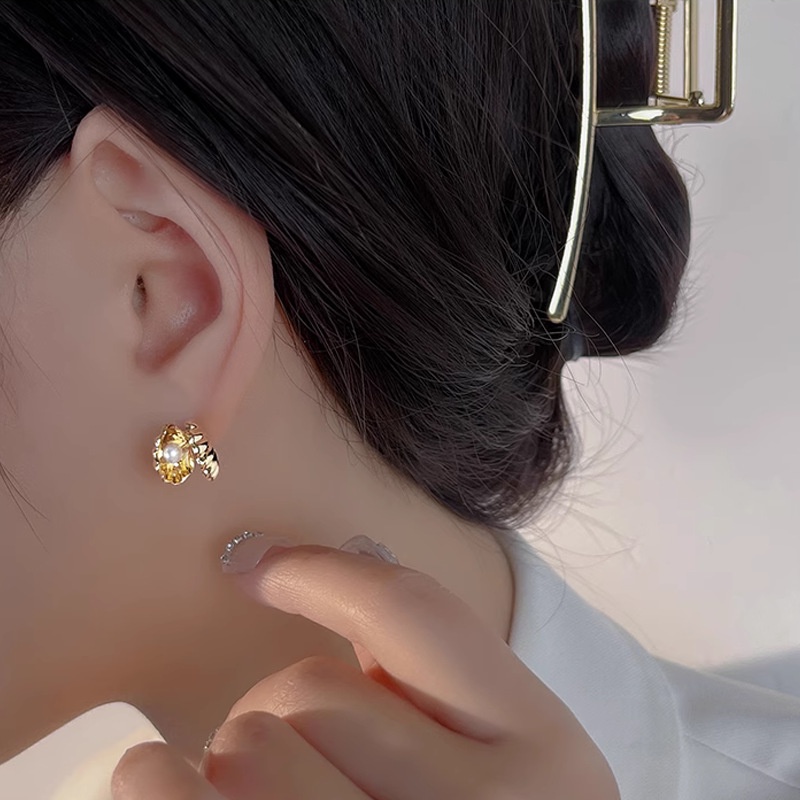 Bông Tai Vỏ Sò Bằng Kim Loại Đính Ngọc Trai Đơn Giản Độc Đáo Phong Cách Hàn Quốc