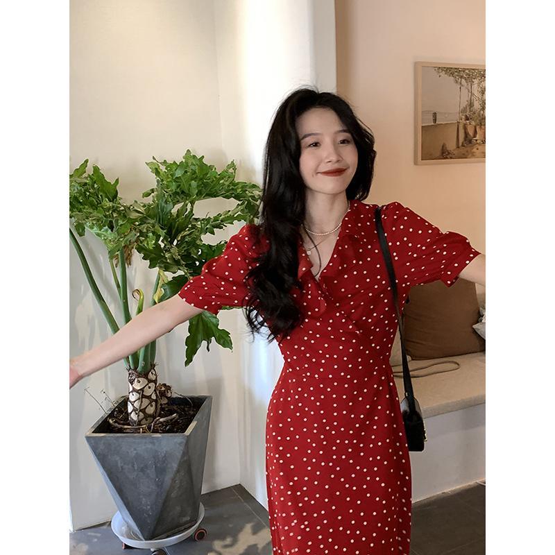 Đầm Công Chúa Chấm Bi Đỏ Cổ Chữ V Cột Dây Phong Cách Truyền Thống Pháp