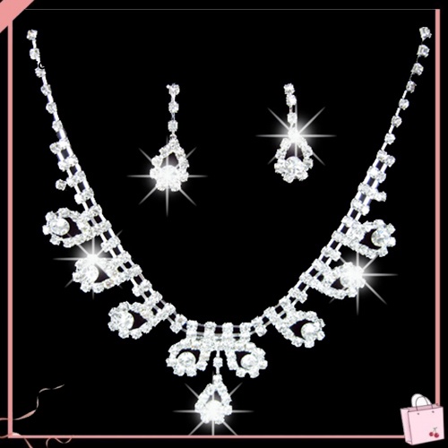 Bộ Vòng cổ + Bông Tai Đính Đá Hình Giọt Nước Sang Trọng