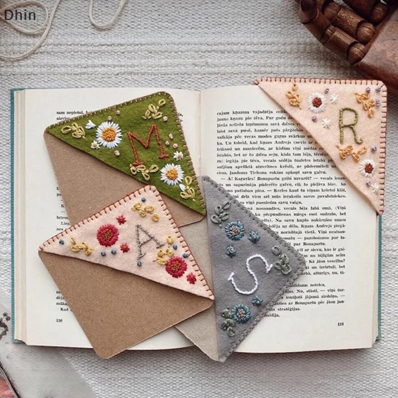 [Dhin] Personalized Hand Embroidered Corner Bookmarks Felt Triangle Marker Creative Chinese Embroidery Bookmarks Elegant Felt Flower COD