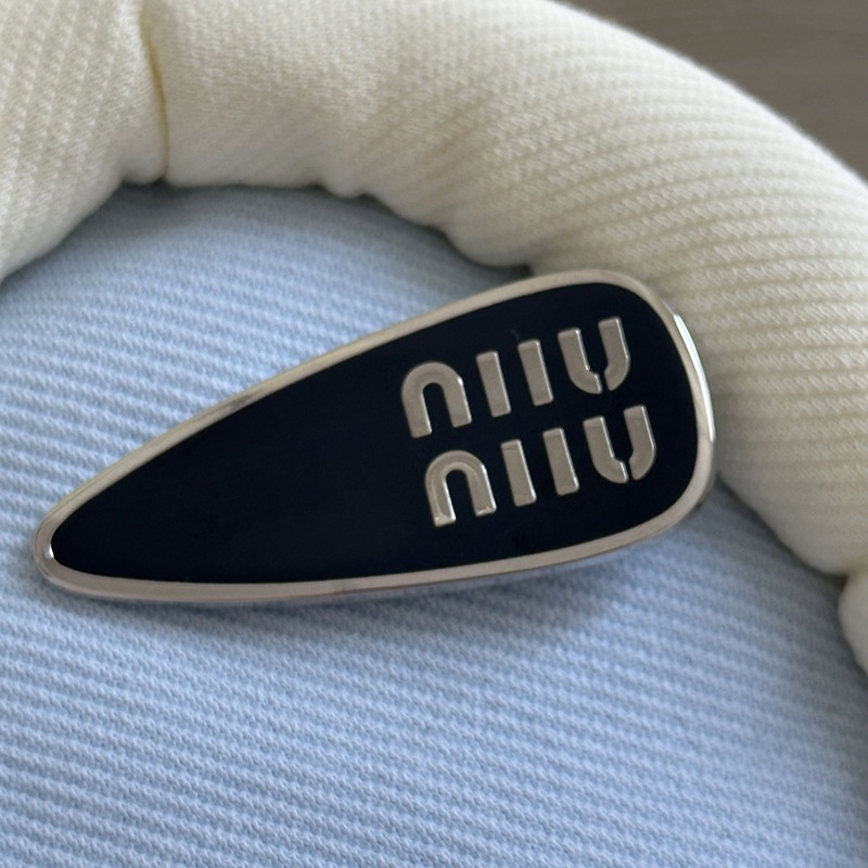 Kẹp Tóc Mỏ Vịt Kim Loại Cao Cấp Màu Sắc Chữ Cái Nổi Bật