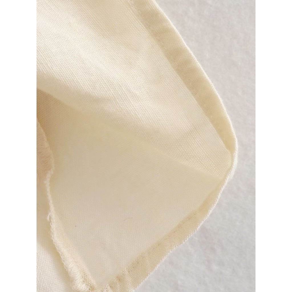 Uibey fashion v-neck crochet needle splicing bishop sleeve Áo liền quần eo cao 2643