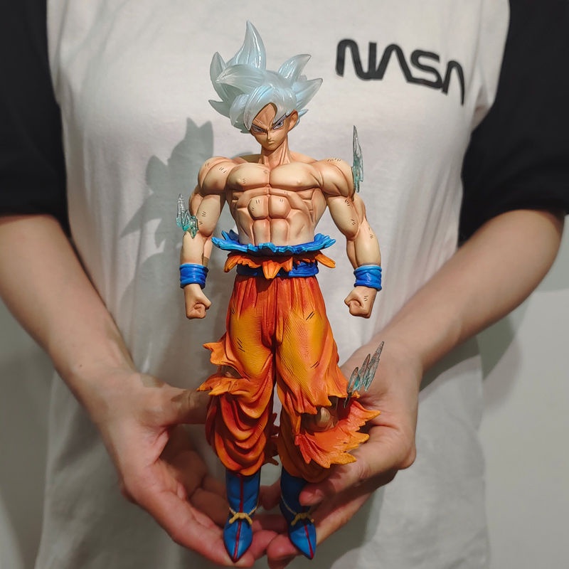 Mô Hình Nhân Vật Son Goku Phát Sáng Trong Phim Bảy Viên Ngọc Rồng